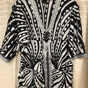 White House black market tunic